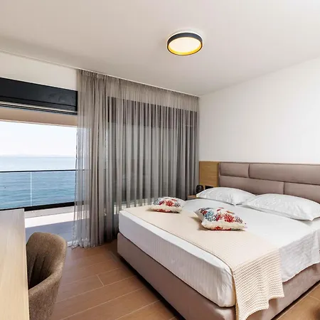 Stella Maris Ξενοδοχείο με διαμερίσματα 4*